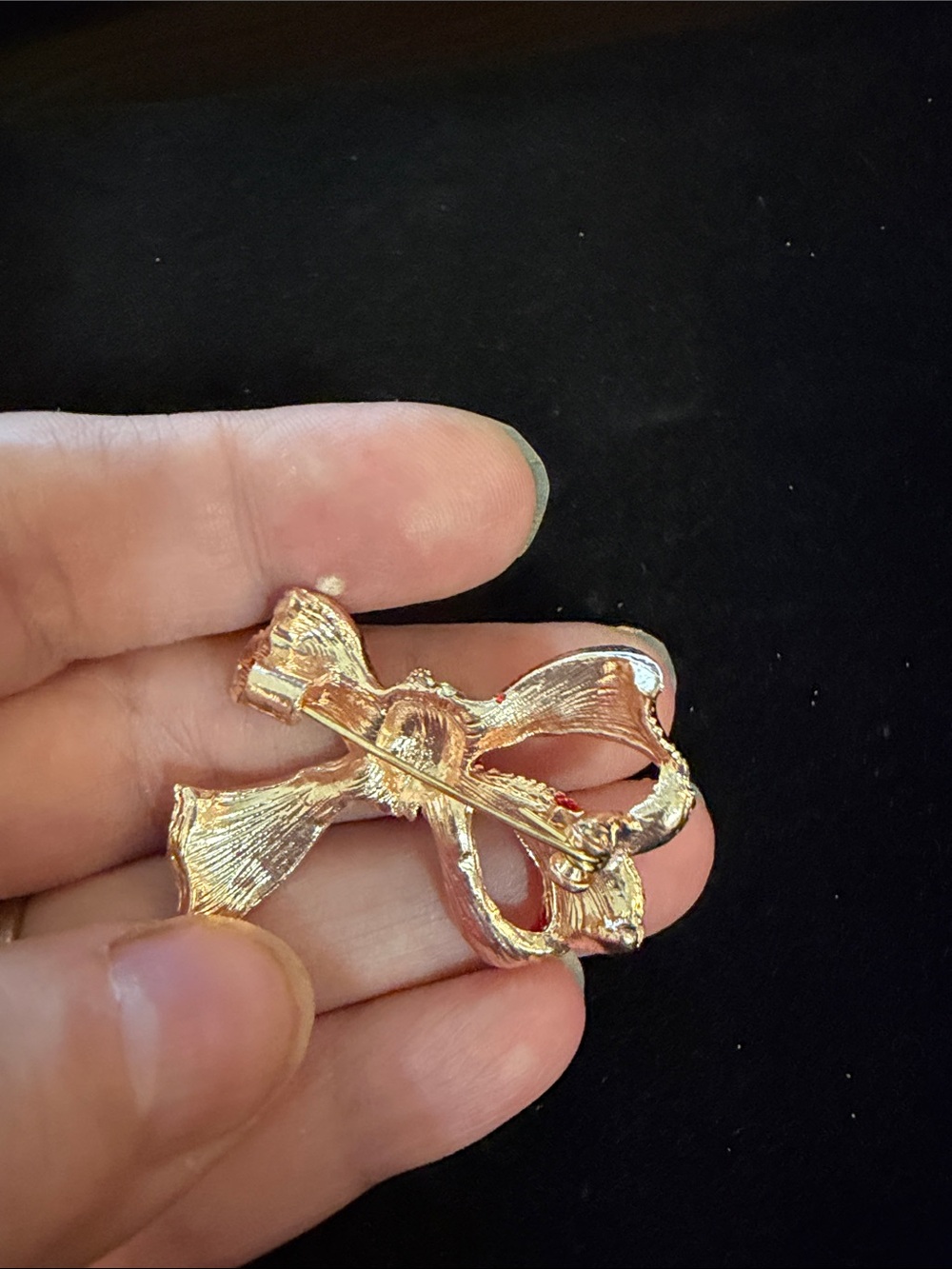 Red Rhinestone Bow Brooch Pin - Picture 2 of 2